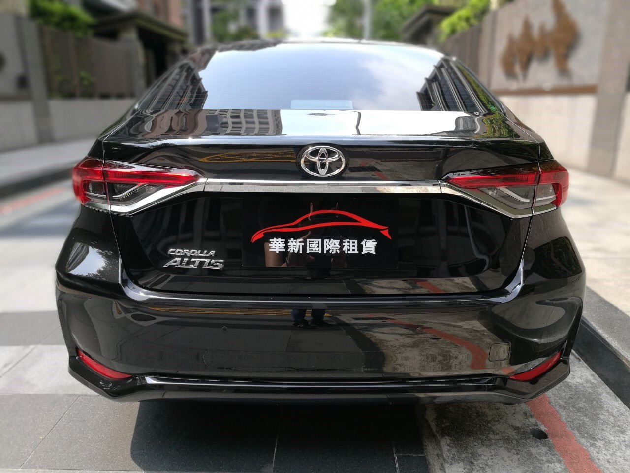 <p>TOYOTA </p>ALTIS